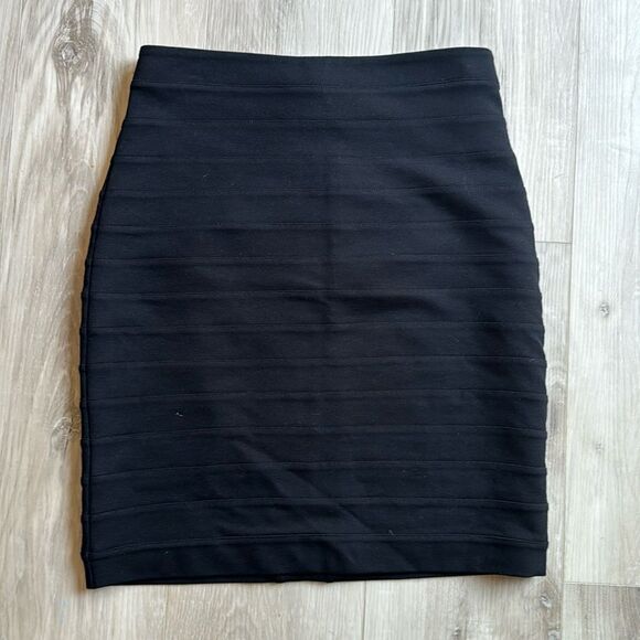 Express Black High Waist Black Banded Skirt Size 4 A-Line - Picture 1 of 3